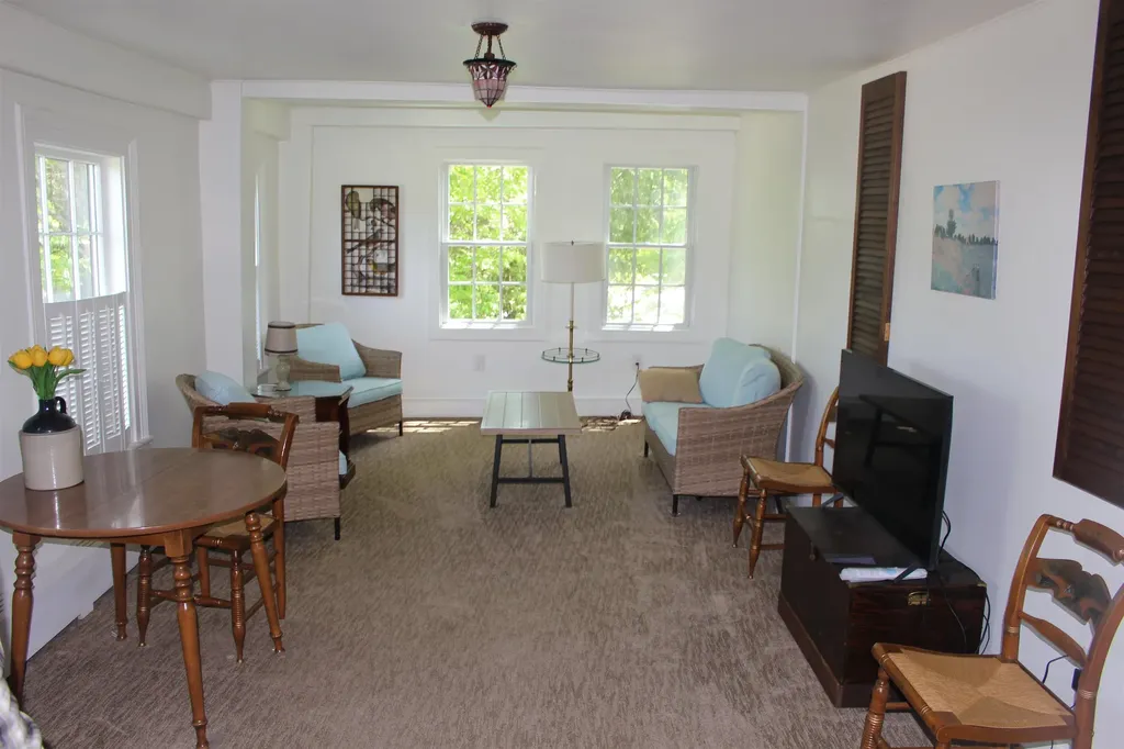 85 College Road Stratham NH 03885