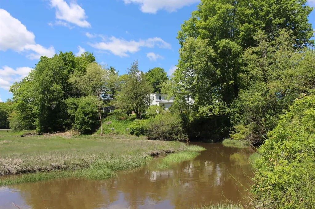 85 College Road Stratham NH 03885