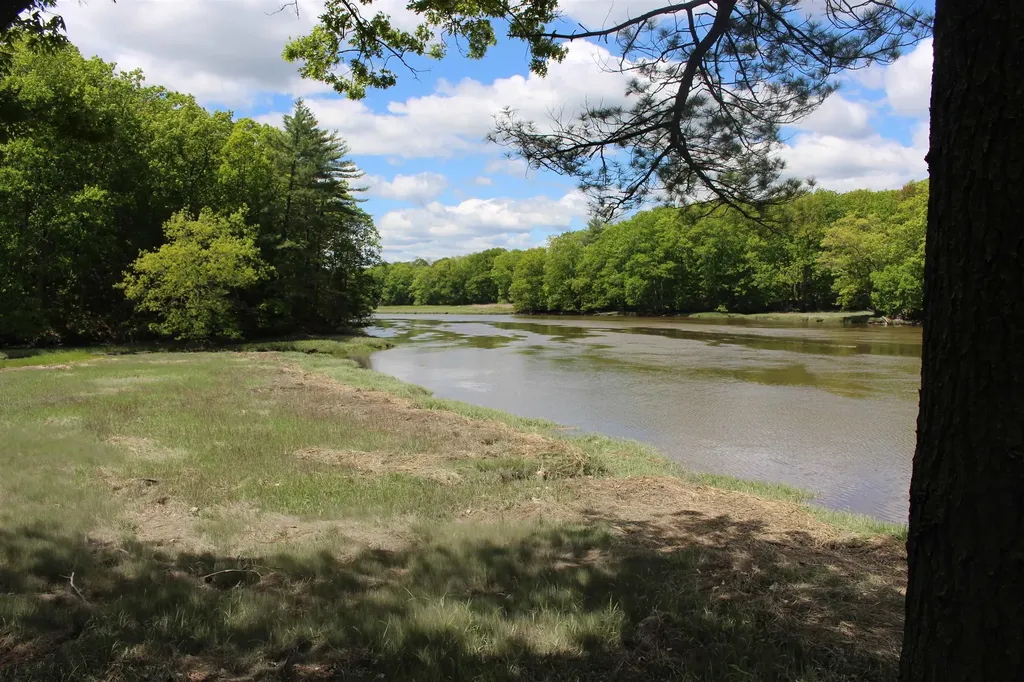 85 College Road Stratham NH 03885