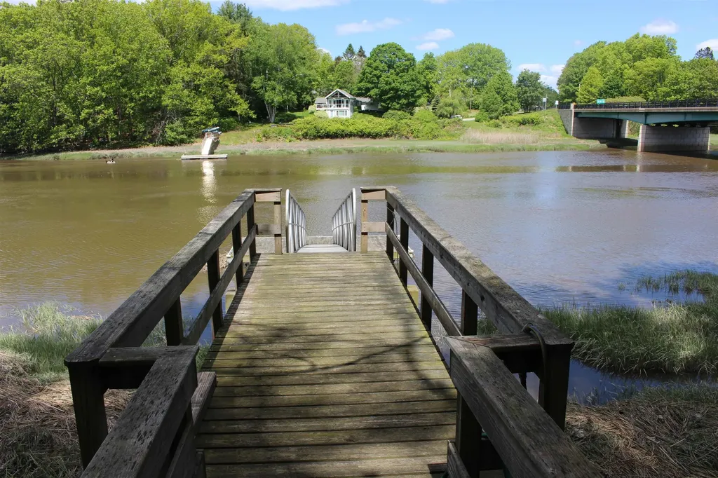 85 College Road Stratham NH 03885