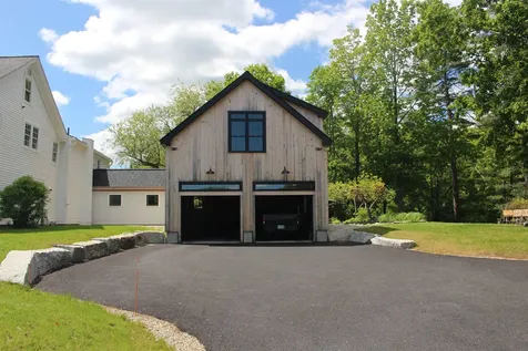 85 College Road Stratham NH 03885