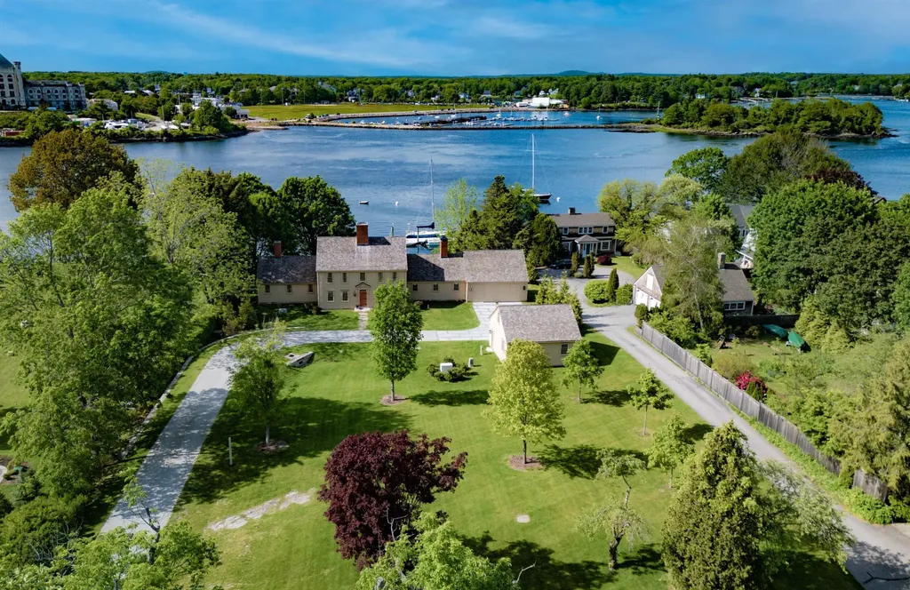 152 Portsmouth Avenue New Castle NH 03854