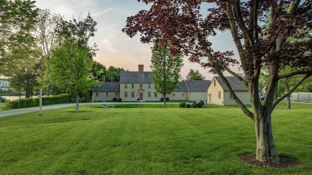 152 Portsmouth Avenue New Castle NH 03854