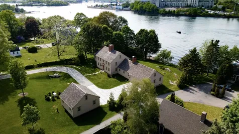 152 Portsmouth Avenue New Castle NH 03854