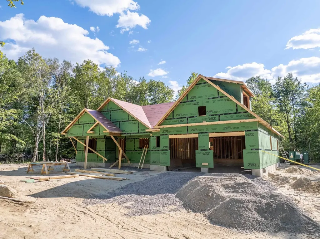 70 Hatch Corner Road Meredith NH 03253