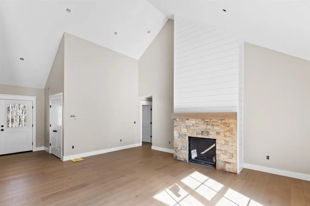 70 Hatch Corner Road Meredith NH 03253