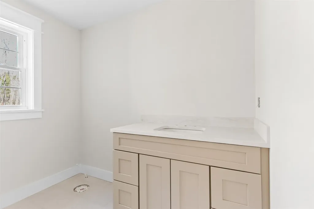 70 Hatch Corner Road Meredith NH 03253