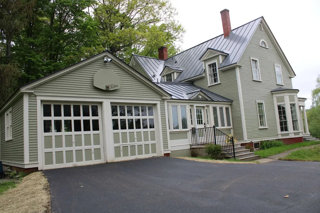 119 Summer Street St. Johnsbury VT 05819