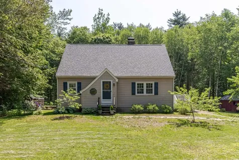 15 Allens Avenue Lee NH 03861
