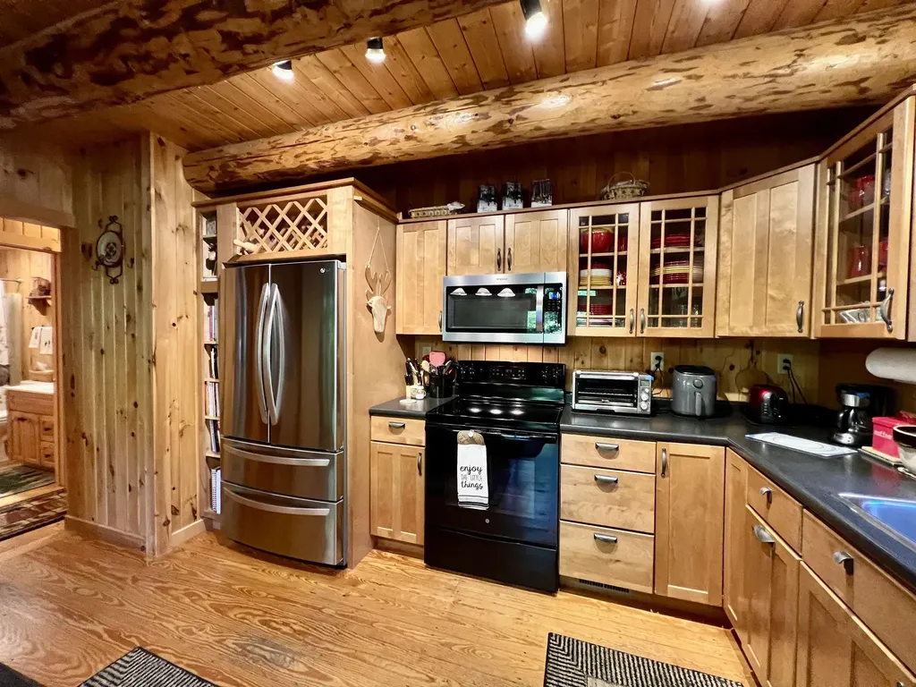 27 Stearns Avenue Wilmington VT 05363