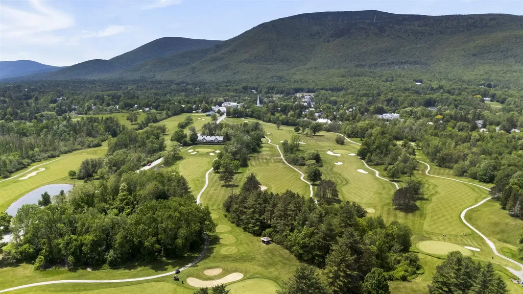 68 Owls Nest Circle Manchester VT 05254