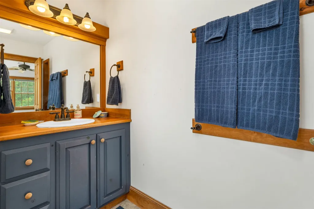 190 Ledge Hill Road Tuftonboro NH 03816