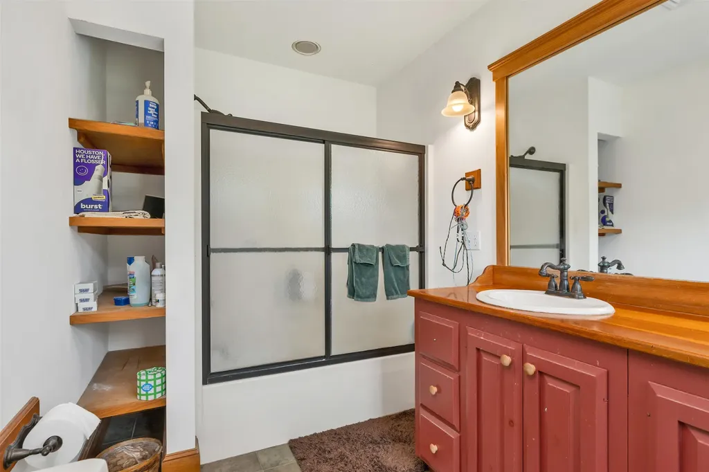 190 Ledge Hill Road Tuftonboro NH 03816