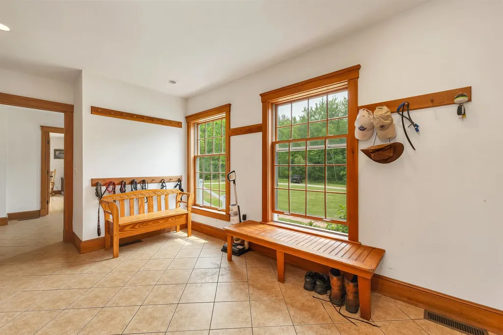 190 Ledge Hill Road Tuftonboro NH 03816