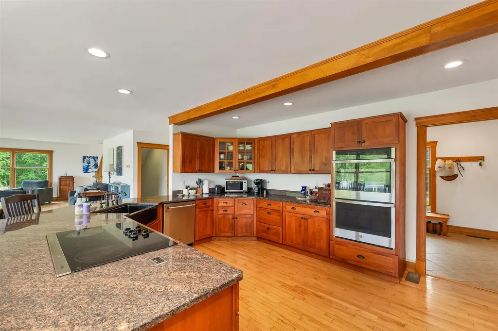 190 Ledge Hill Road Tuftonboro NH 03816