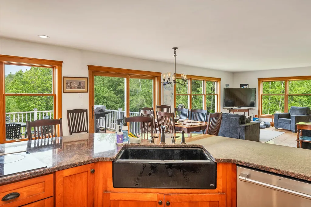 190 Ledge Hill Road Tuftonboro NH 03816