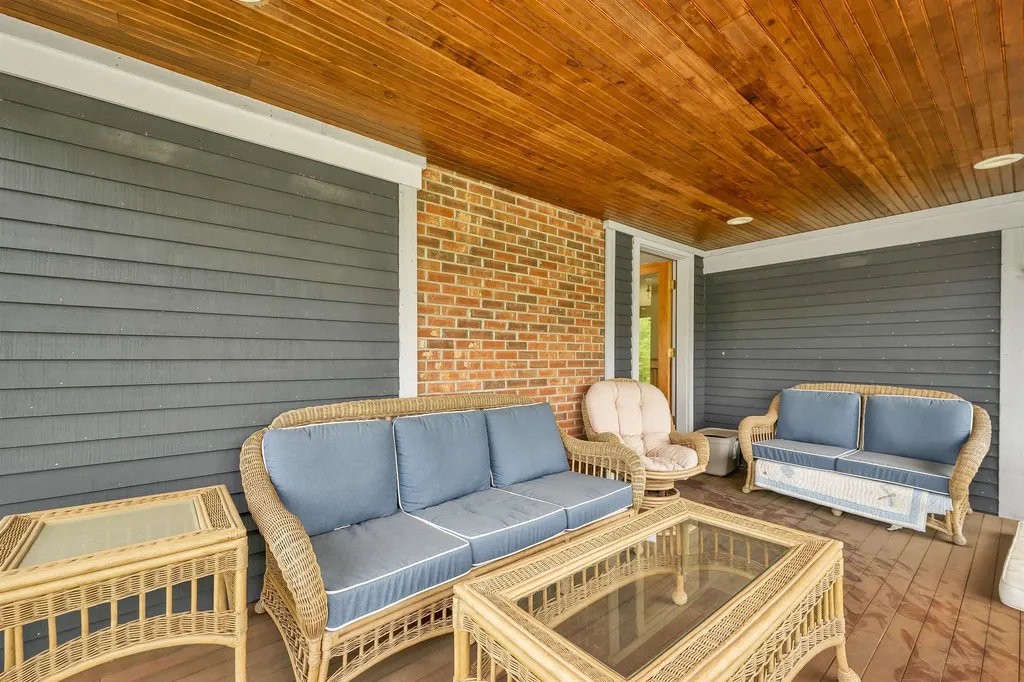 190 Ledge Hill Road Tuftonboro NH 03816