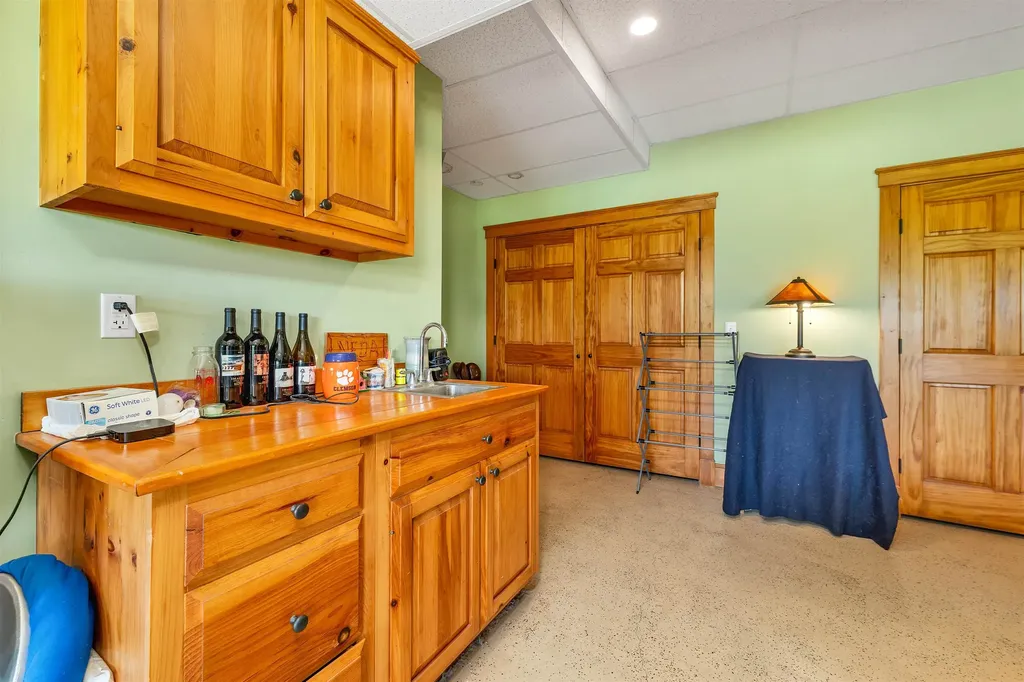 190 Ledge Hill Road Tuftonboro NH 03816