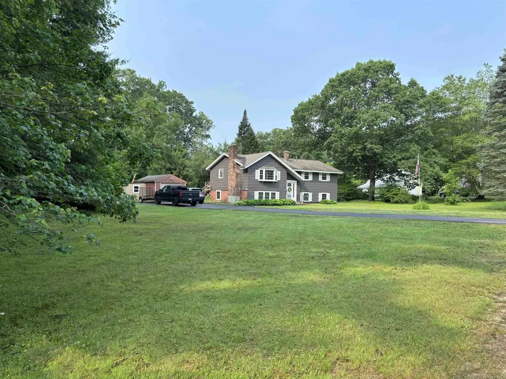 4 Mount Vernon Drive Pelham NH 03076-2349