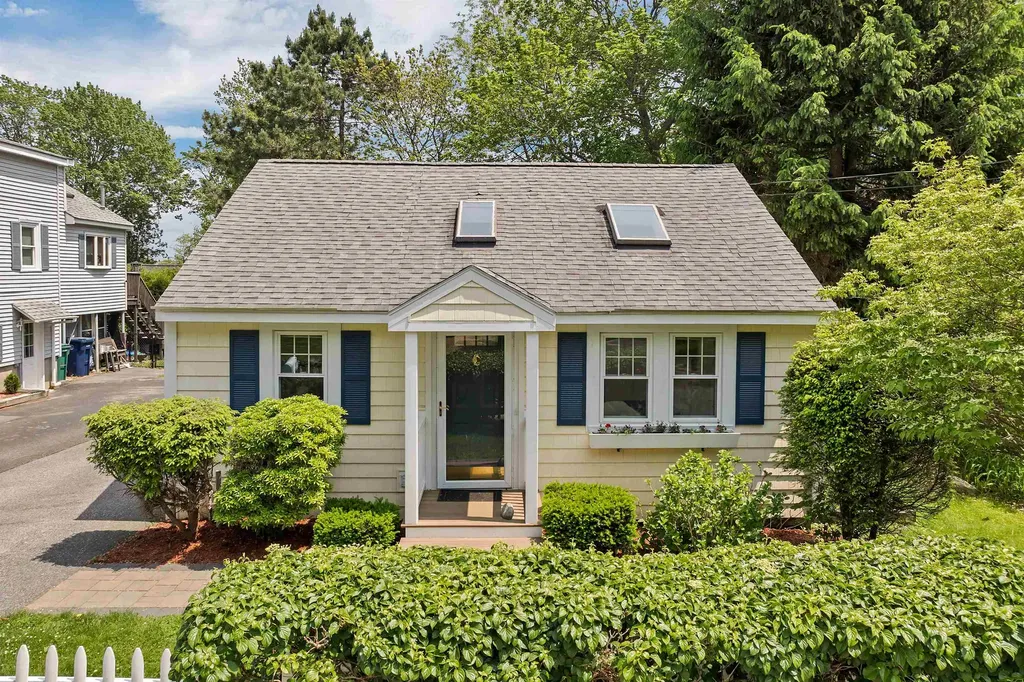 15 Mill Pond Lane Hampton NH 03842