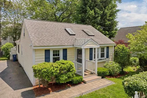 15 Mill Pond Lane Hampton NH 03842