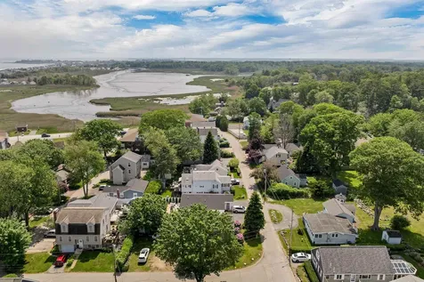 15 Mill Pond Lane Hampton NH 03842