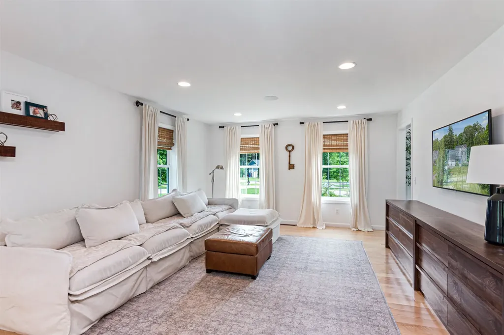 207 Walnut Grove Colchester VT 05446