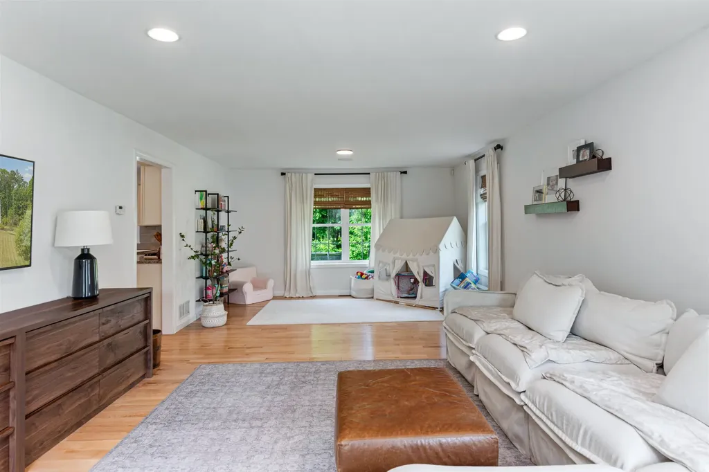 207 Walnut Grove Colchester VT 05446