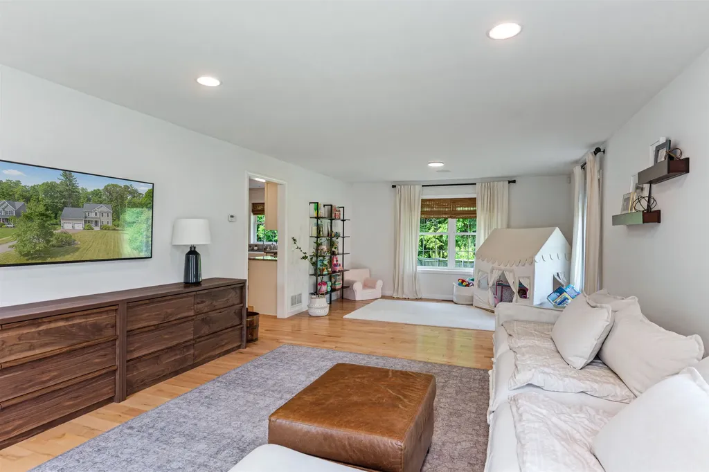 207 Walnut Grove Colchester VT 05446