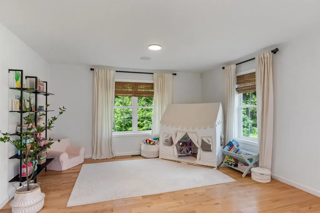 207 Walnut Grove Colchester VT 05446