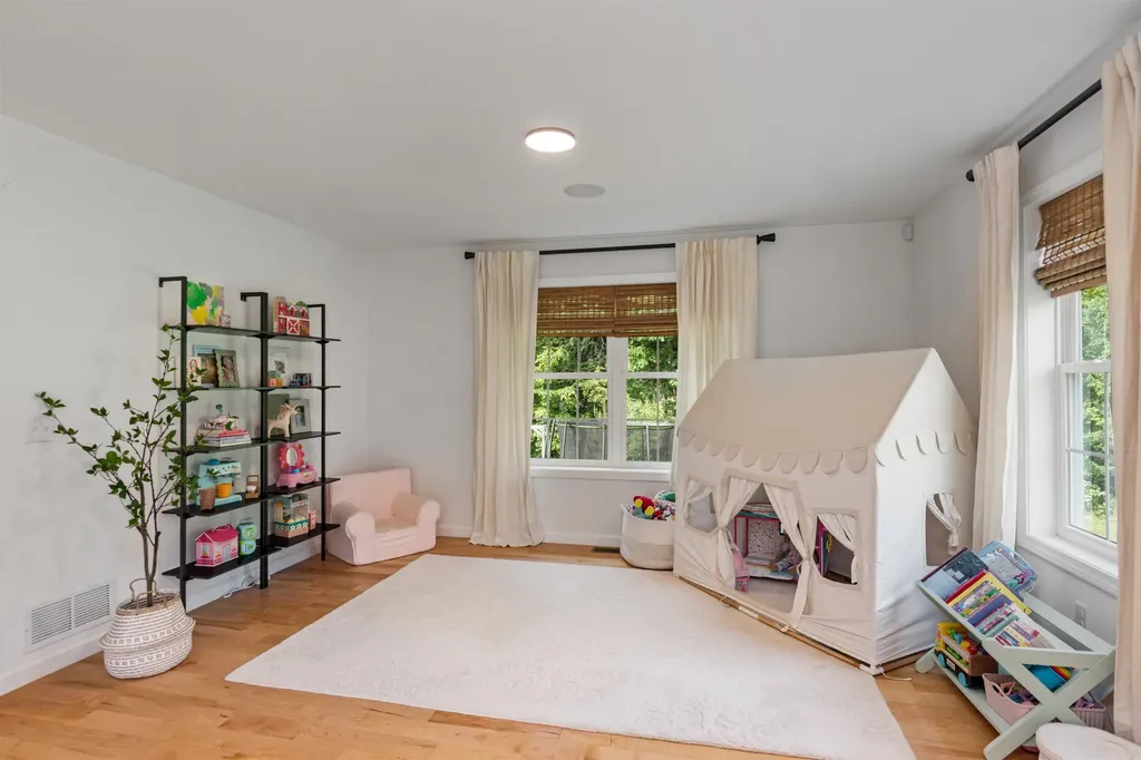 207 Walnut Grove Colchester VT 05446