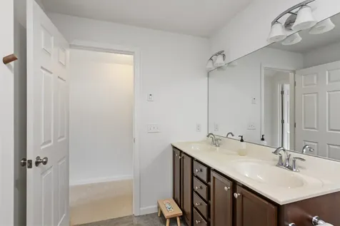 207 Walnut Grove Colchester VT 05446