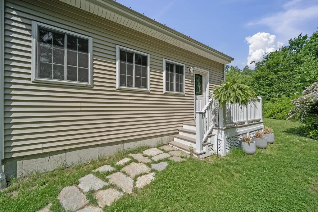 109 Temple Road Wilton NH 03086
