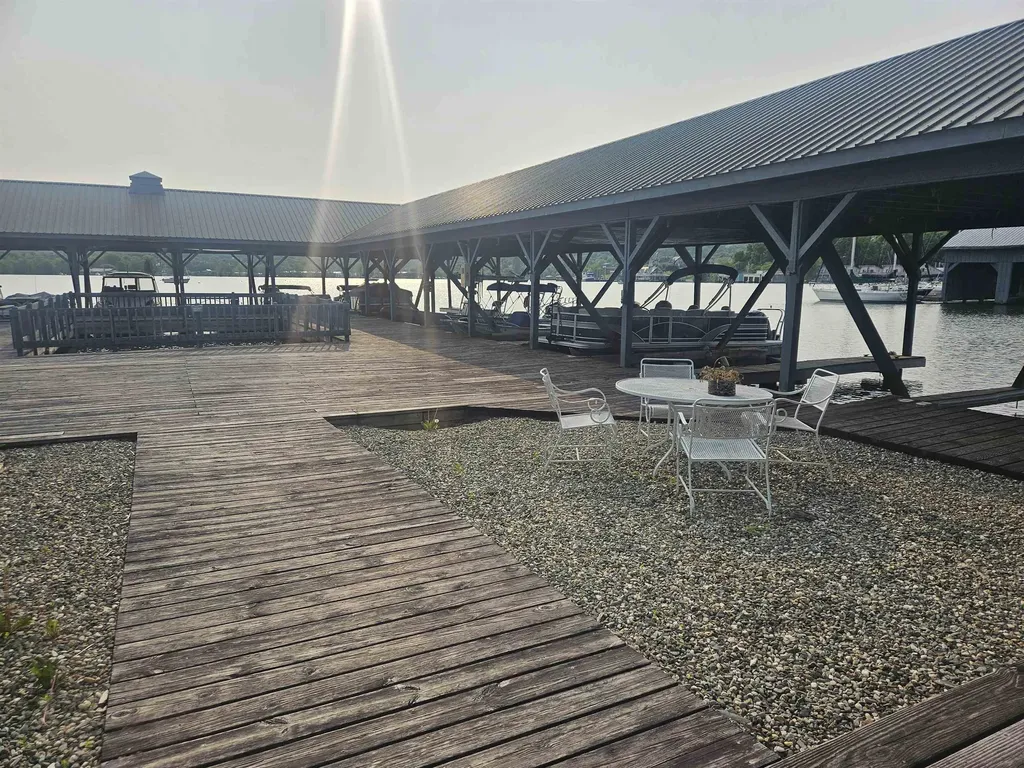 197 Farrants Point Newport City VT 05855