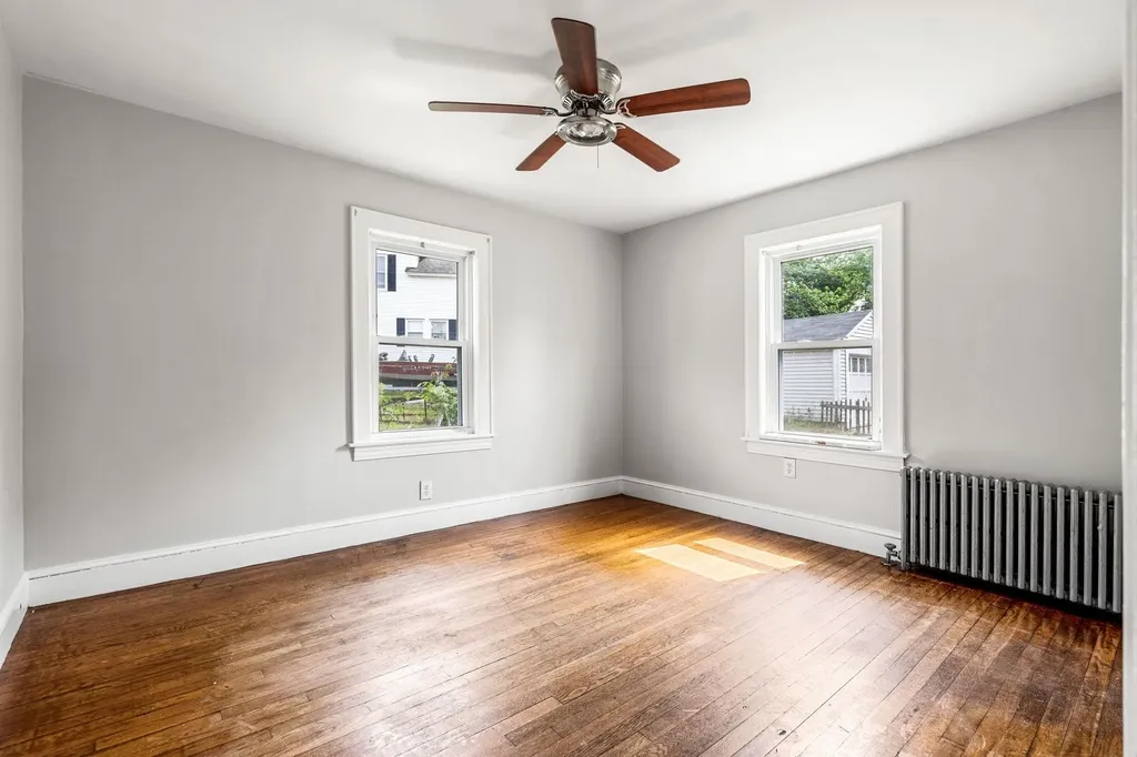 33 Hayes Avenue Manchester NH 03103