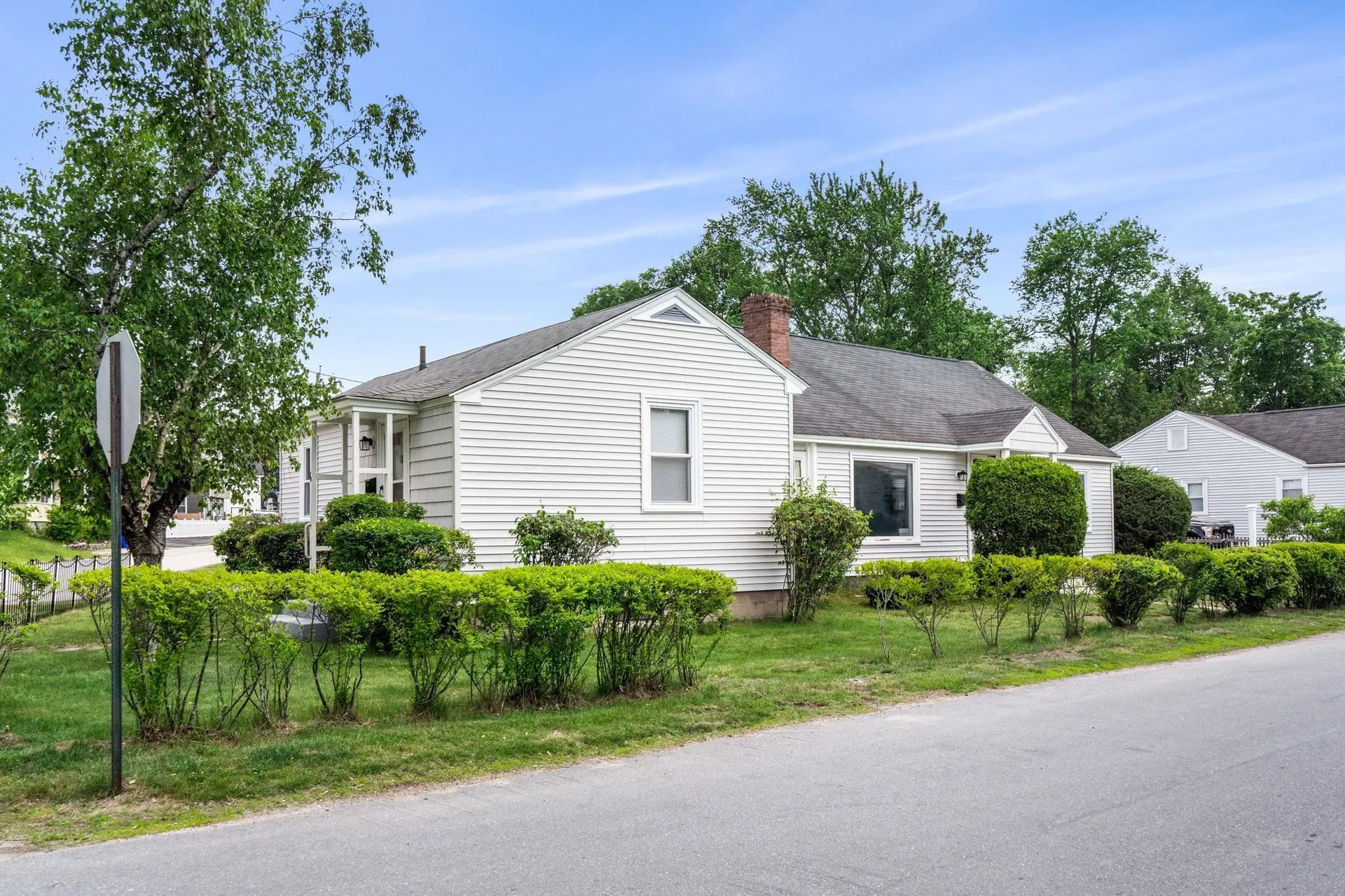 33 Hayes Avenue Manchester NH 03103