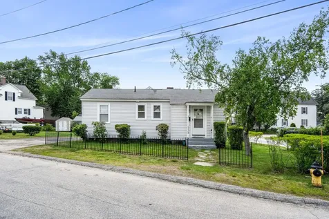 33 Hayes Avenue Manchester NH 03103
