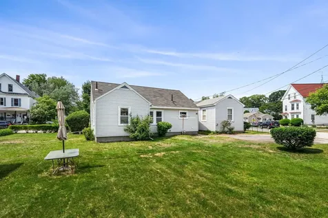 33 Hayes Avenue Manchester NH 03103