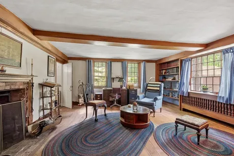 73 Mammoth Road Pelham NH 03076