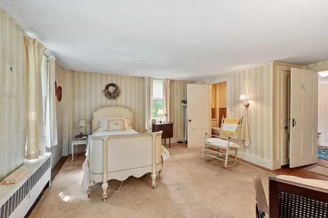 73 Mammoth Road Pelham NH 03076