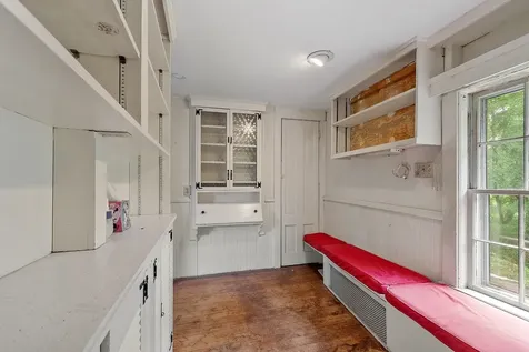 73 Mammoth Road Pelham NH 03076