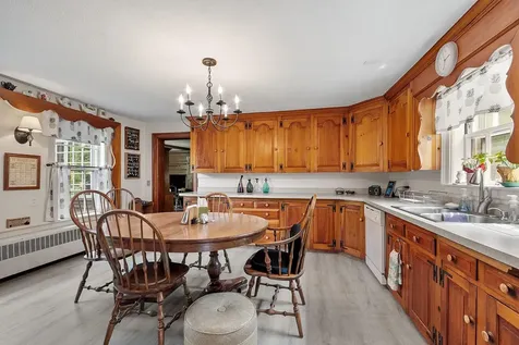 73 Mammoth Road Pelham NH 03076
