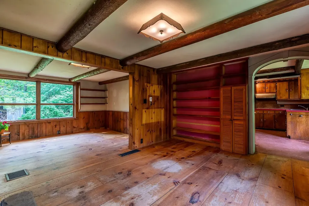 2277 Vt Route 30 Jamaica VT 05343