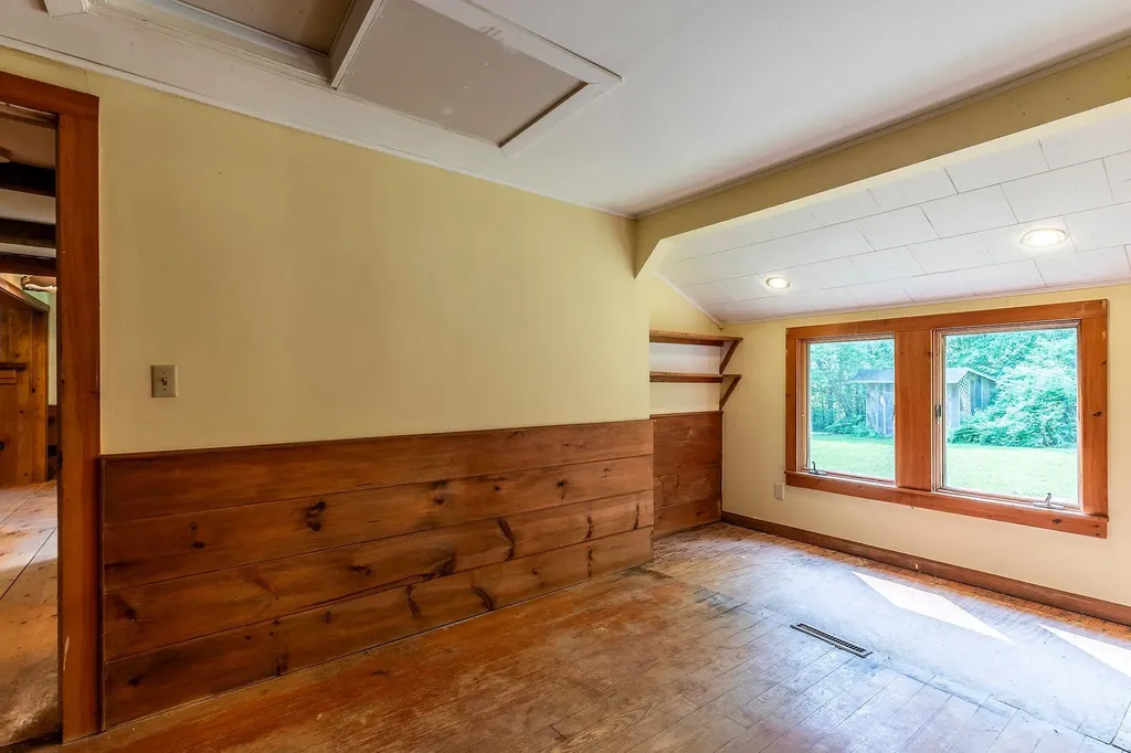 2277 Vt Route 30 Jamaica VT 05343