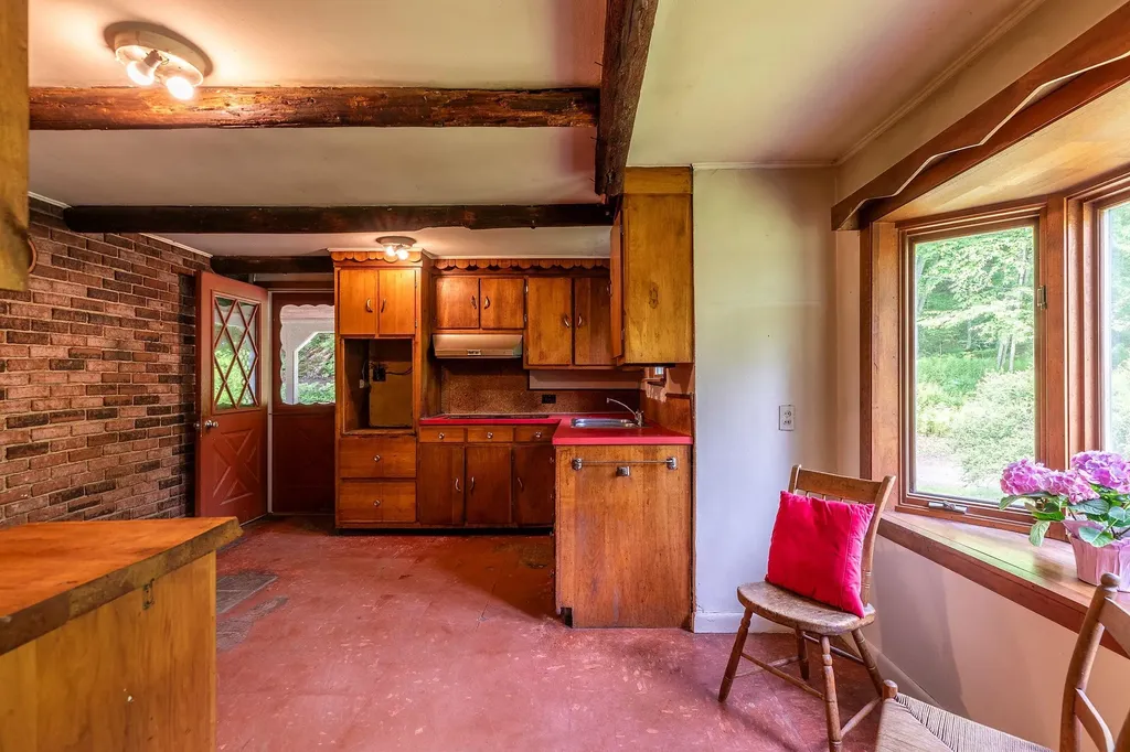 2277 Vt Route 30 Jamaica VT 05343