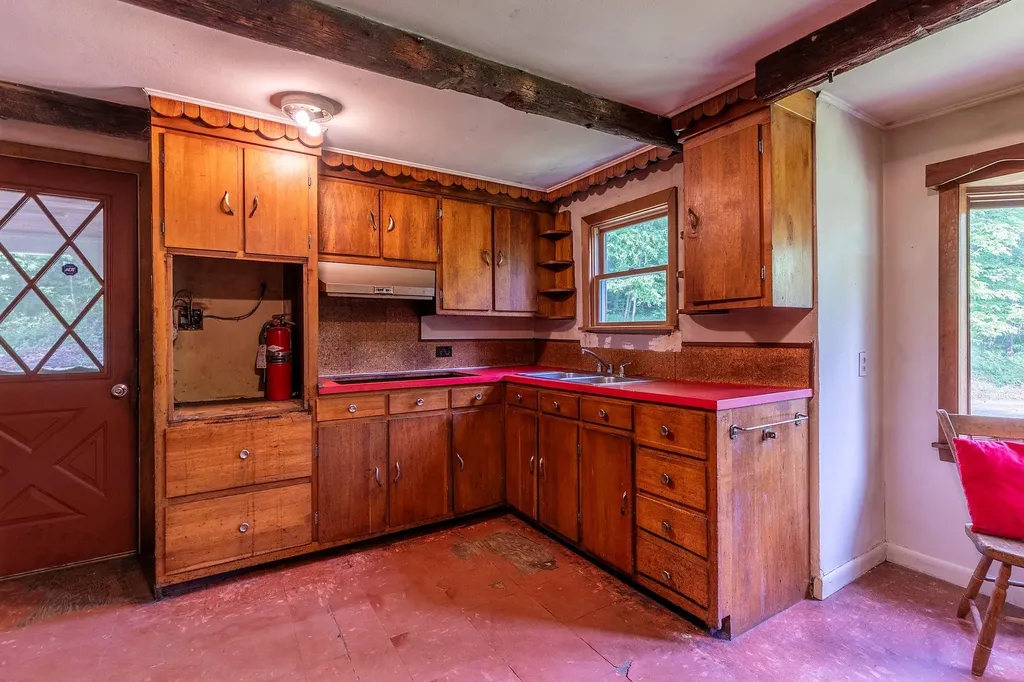 2277 Vt Route 30 Jamaica VT 05343