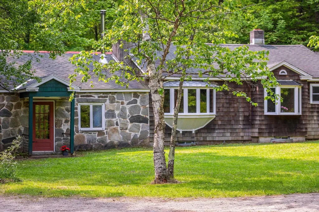 2277 Vt Route 30 Jamaica VT 05343