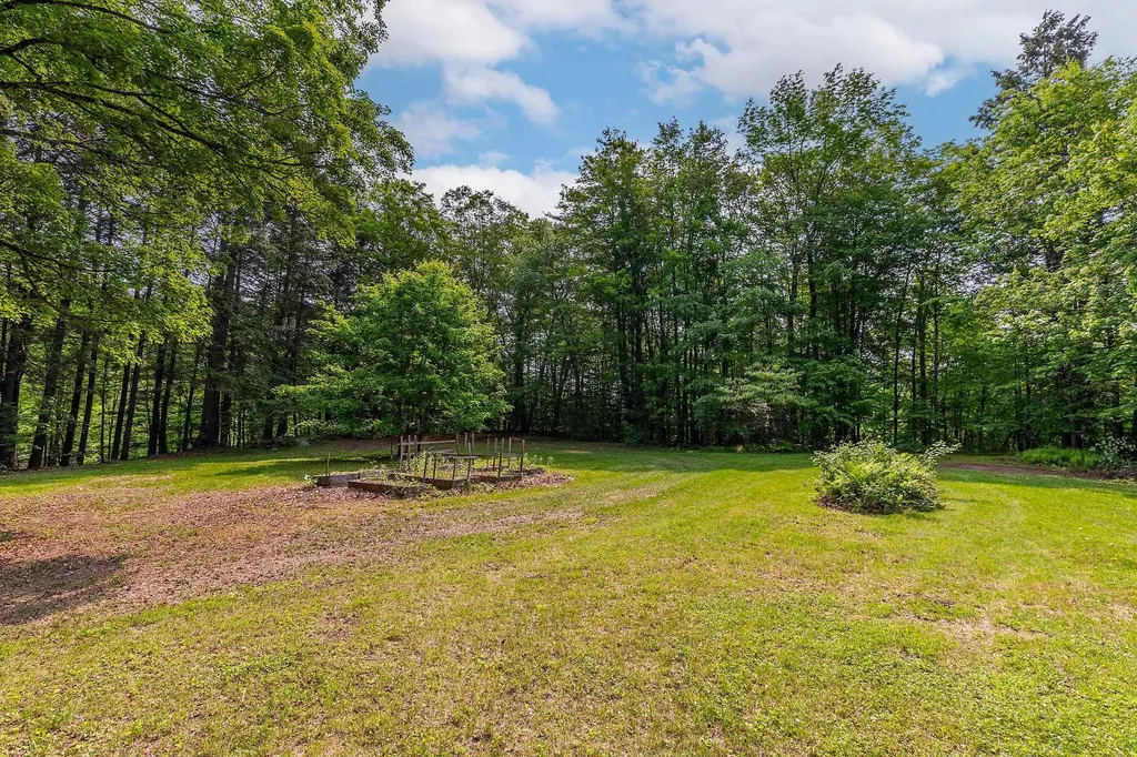 2277 Vt Route 30 Jamaica VT 05343