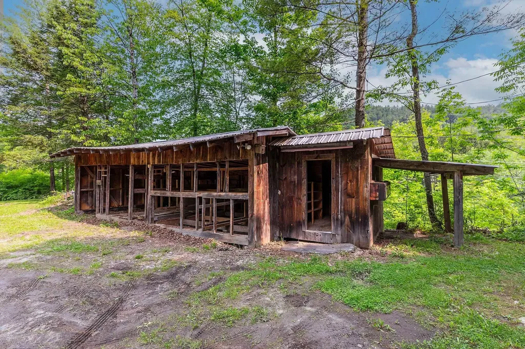 2277 Vt Route 30 Jamaica VT 05343