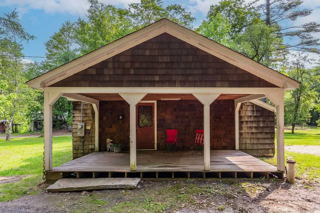 2277 Vt Route 30 Jamaica VT 05343